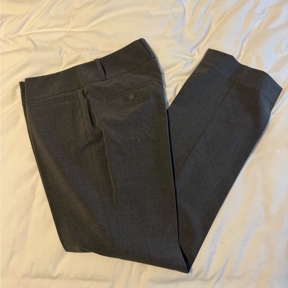 The Limited drew fit 10 short - gray